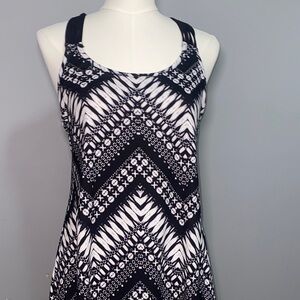 APT 9 Black and White Crisscross Straps Women’s Dress Size M